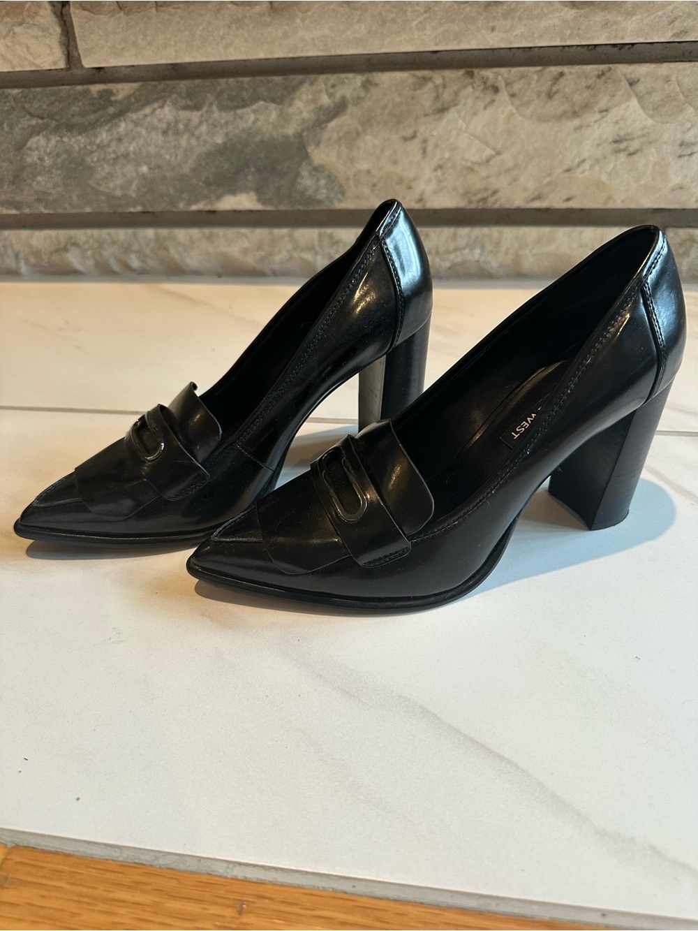 Stylish Pointed Toe Heeled Loafers, Sz 9